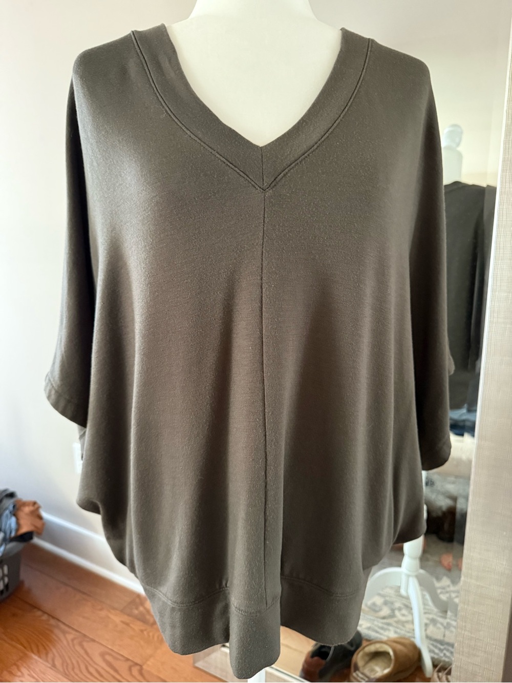 Lou and Grey for Loft v neck dolman sleeve top